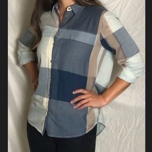 Lucky Brand button up shirt (M)